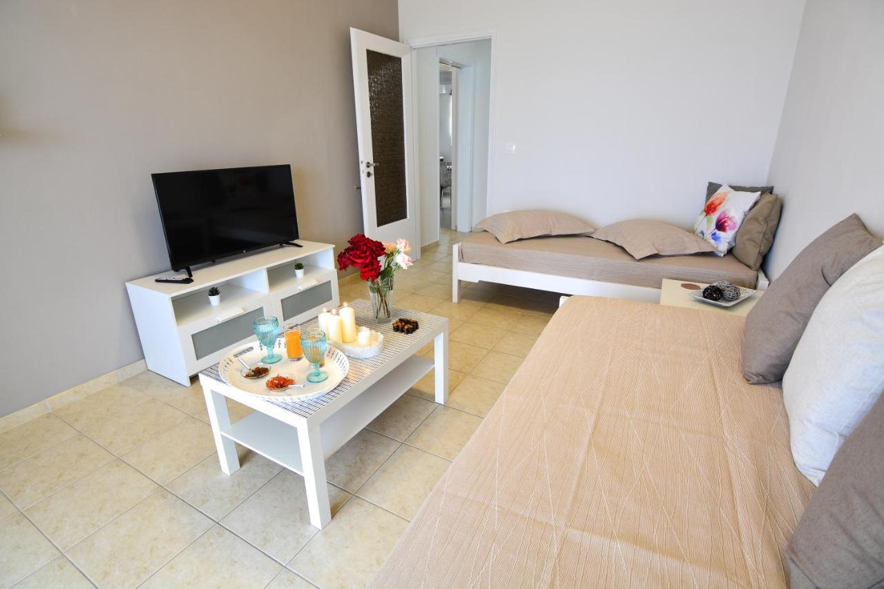 Olea Apartments Xylokastro Esterno foto